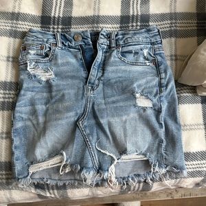 American eagle distressed skirt!